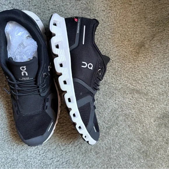 On Running Men's Black and White Sneakers - Picture 3 of 7